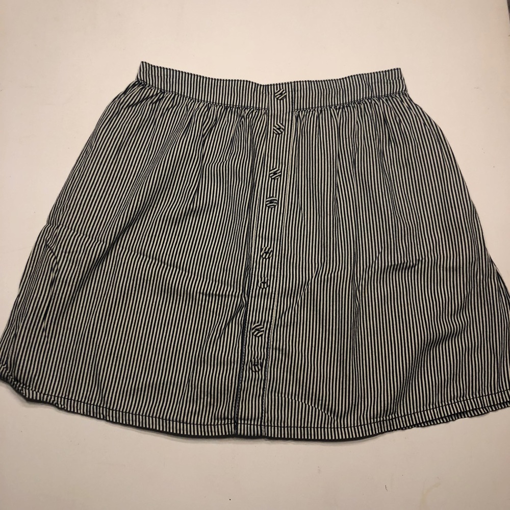 White and blue stripped skirt